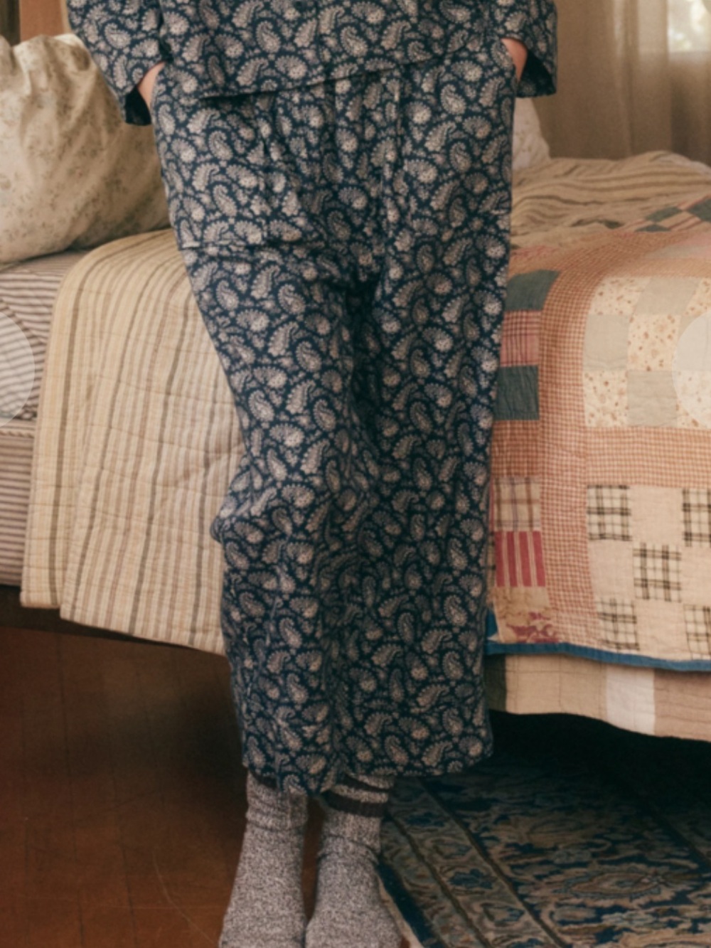 THE GREAT. THE PAJAMA PANT - NAVY/CREAM VINTAGE PAISLEY